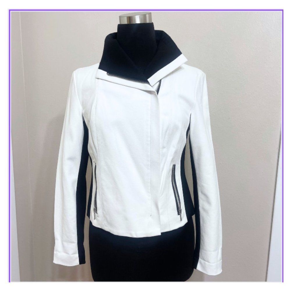 Chic White & Black Zipped Up Jacket Size Medium